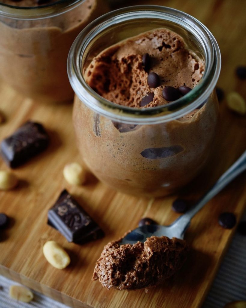 vegan chocolate mousse made with aquafaba