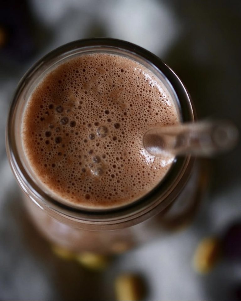 Creamy Vegan Snickers Smoothie